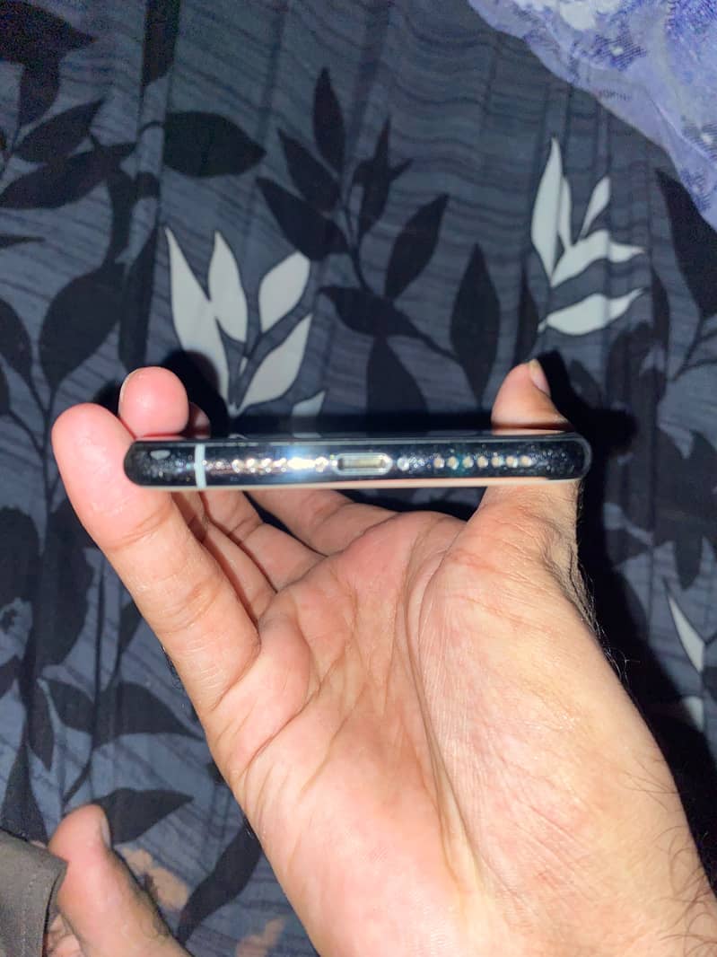 Apple iPhone 11 Pro Max 5