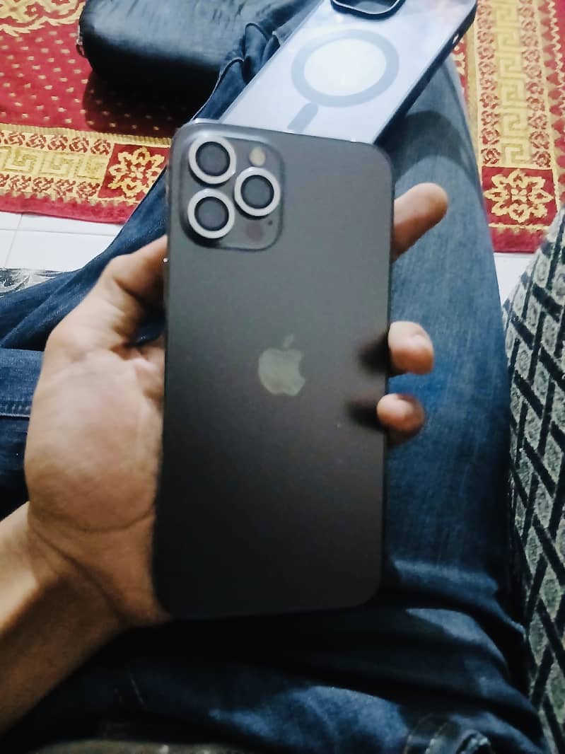 Apple iPhone 12 Pro Max 1