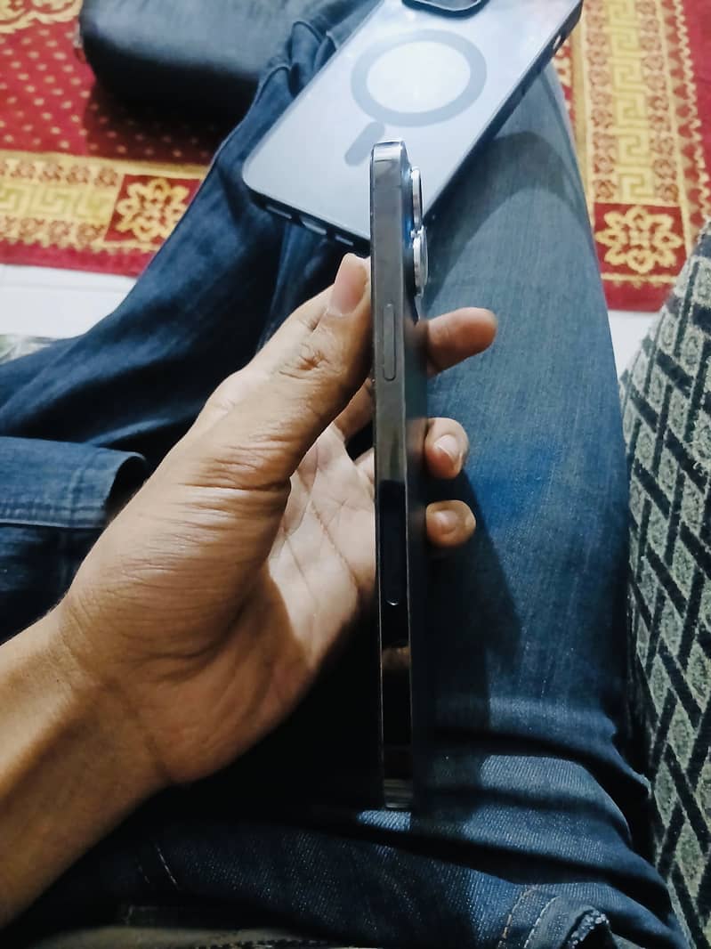 Apple iPhone 12 Pro Max 6