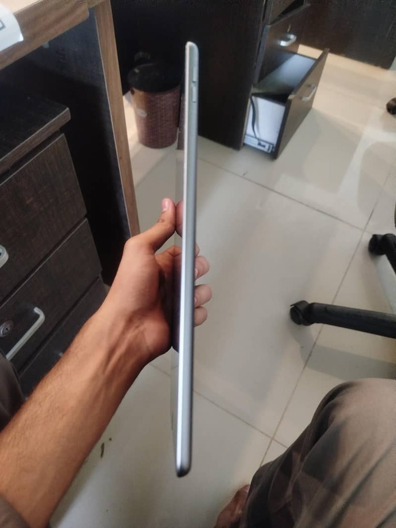 APPLE IPAD 9th Generation 6