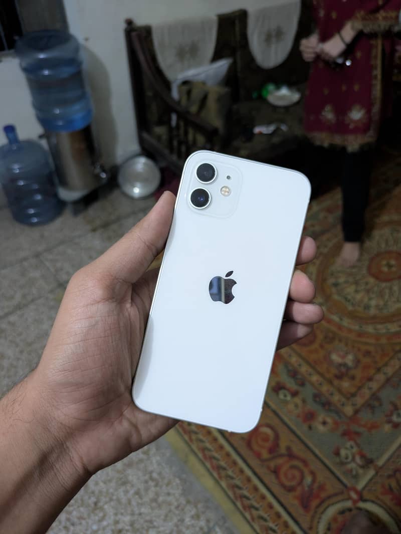 Apple iPhone 12 0