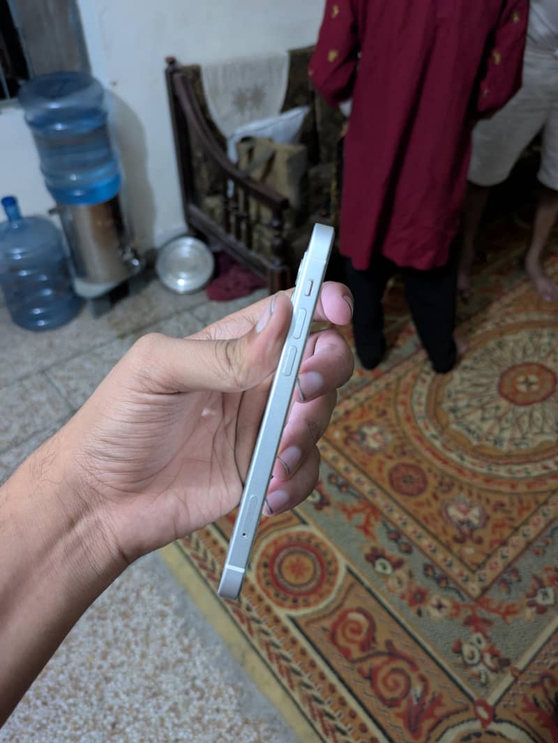 Apple iPhone 12 3
