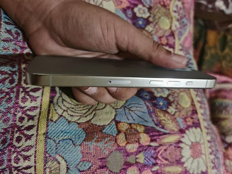 Apple iPhone 15 Pro 1