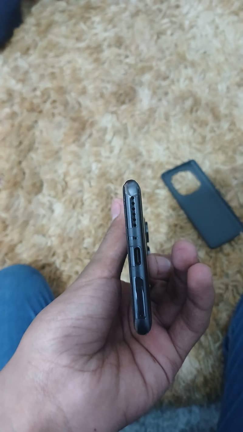 Xiaomi Redmi Note 14 Pro 3