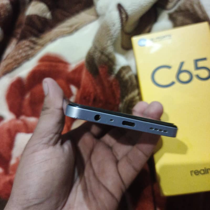 Realme C65 6