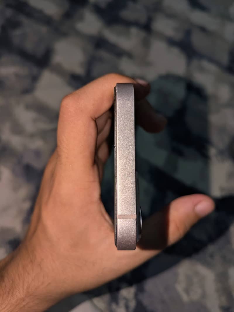 Apple iPhone 13 1
