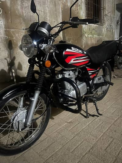 Suzuki 150gs new condition 03233328846