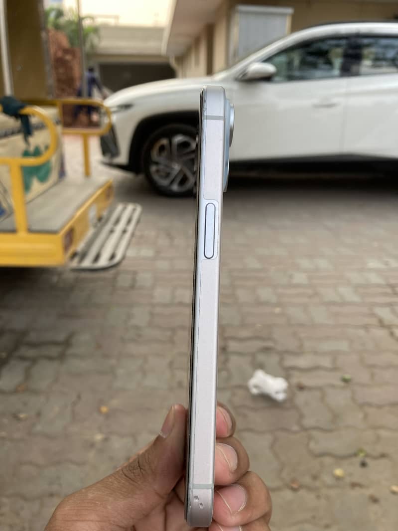 Apple iPhone 15 2