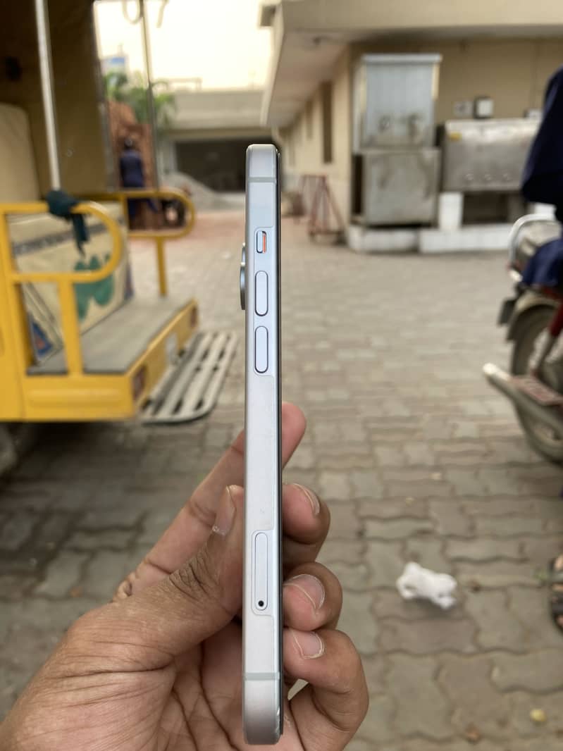 Apple iPhone 15 3