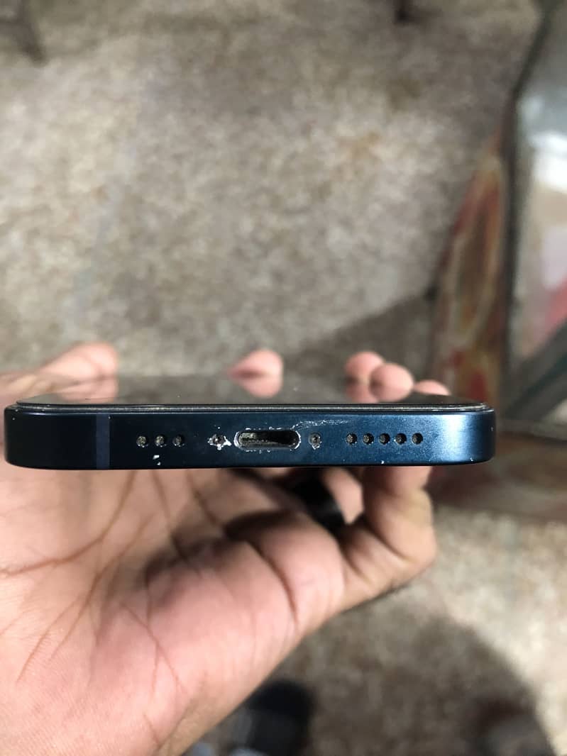 Apple iPhone 13 7