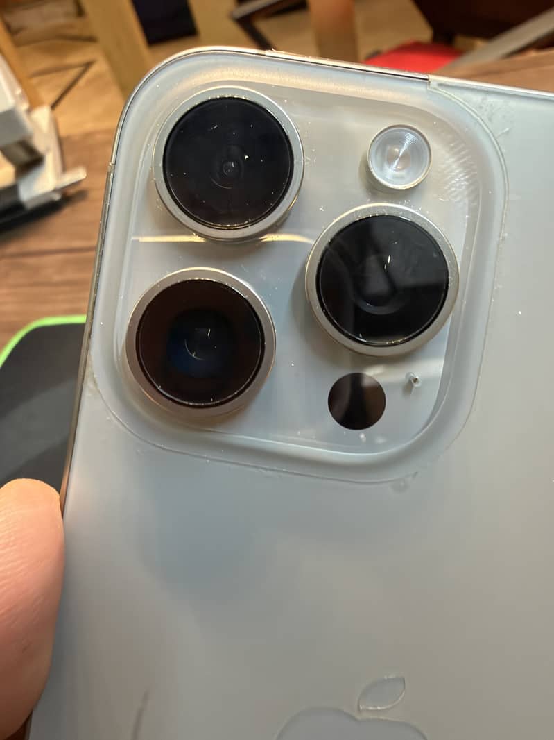 Apple iPhone 15 Pro Max 3