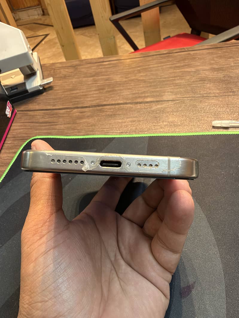 Apple iPhone 15 Pro Max 5