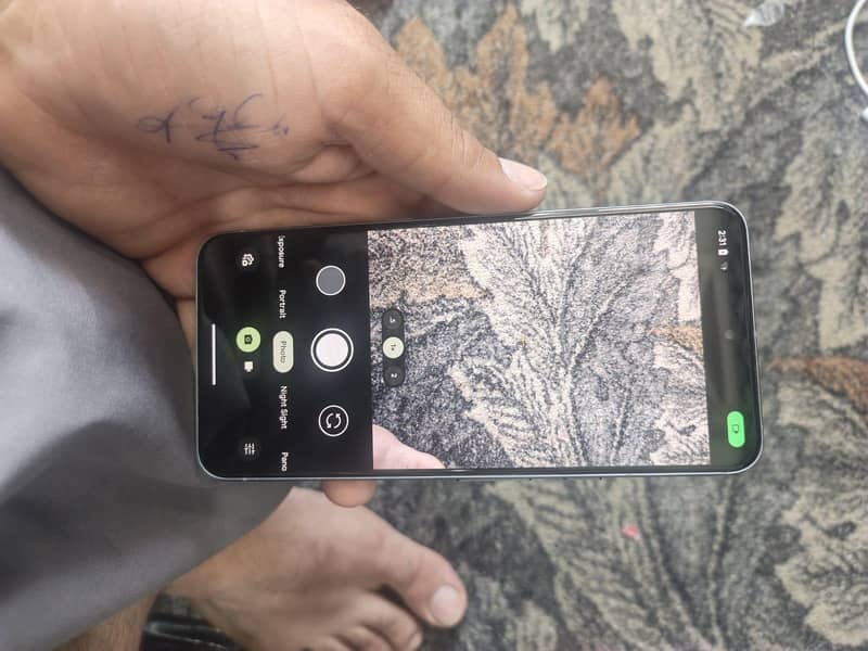 Google Pixel 8 6