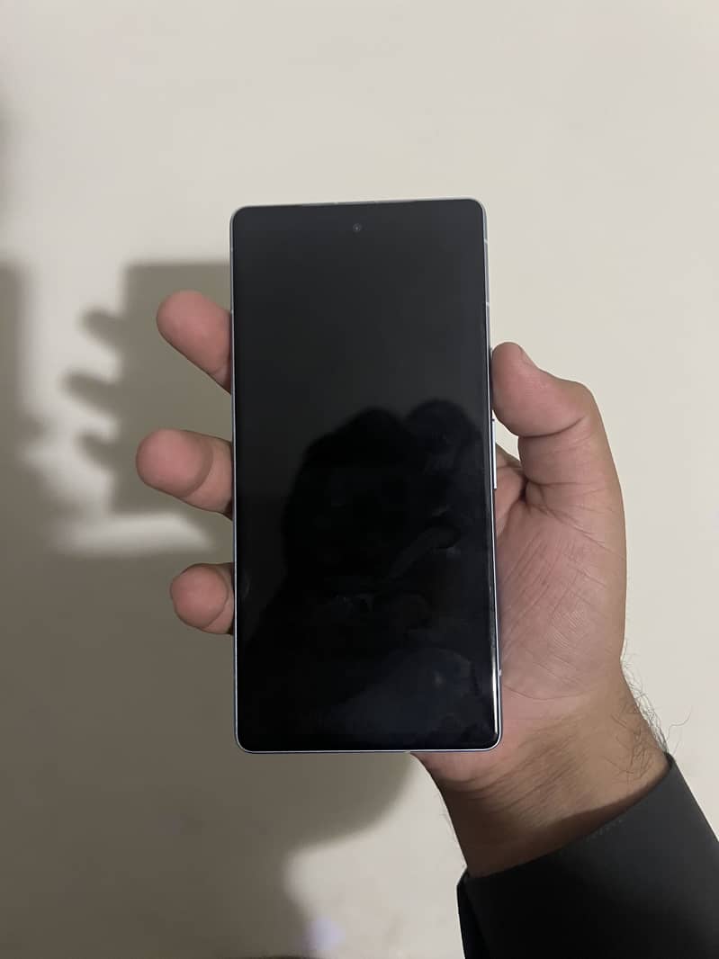 Google pixel 7A 3