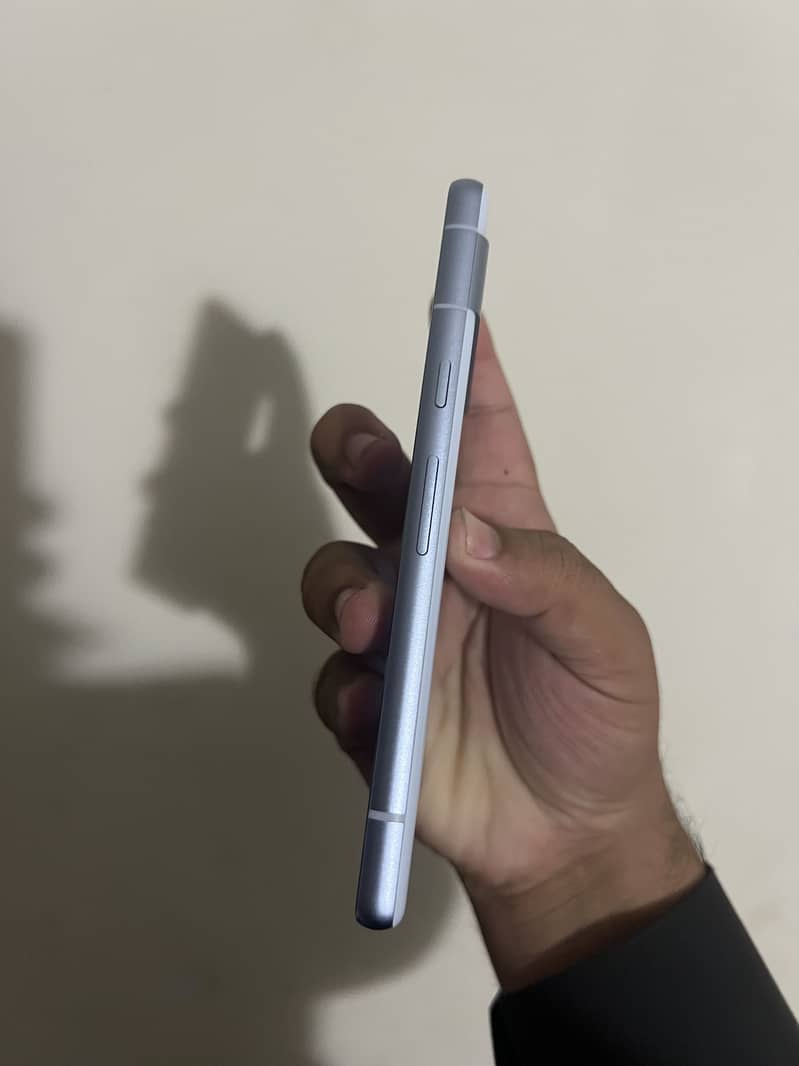 Google pixel 7A 4
