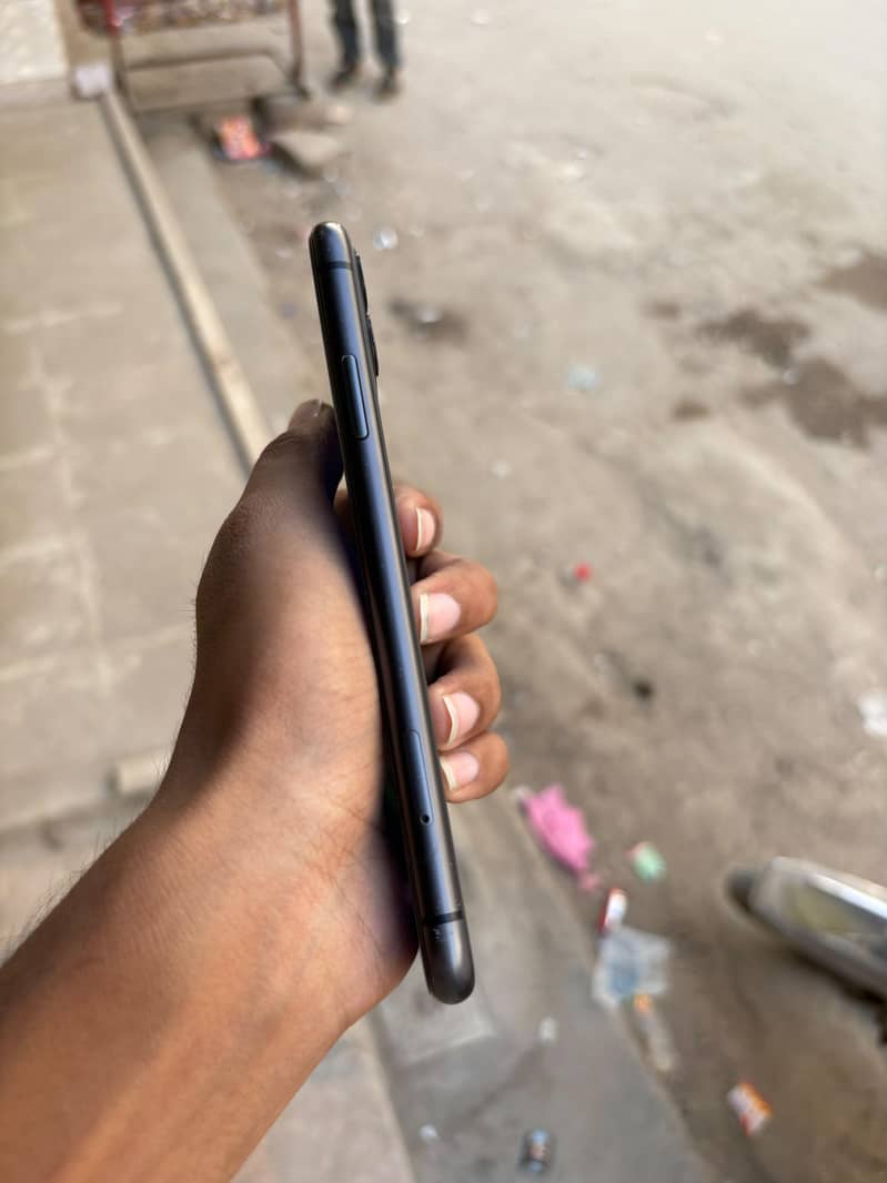 iphone 11 with box 0