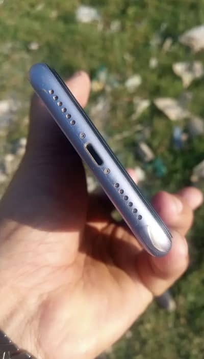 Apple iPhone 11 128gb waterproof condition 10by10