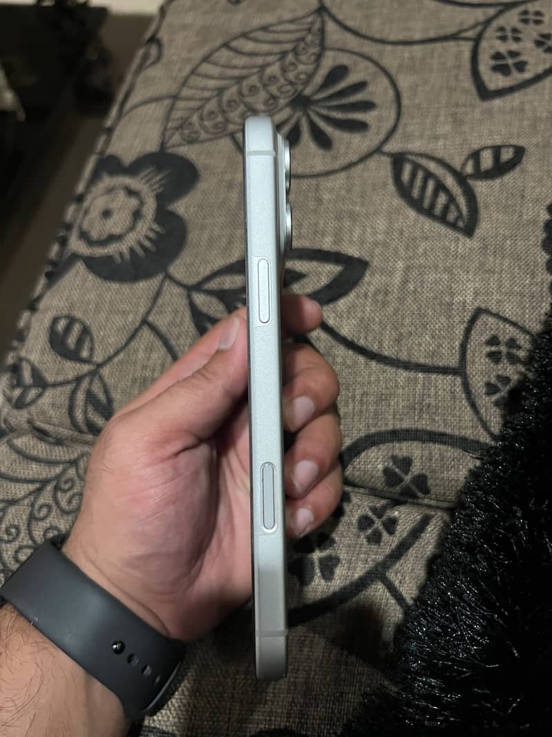 Apple iPhone 17 Pro Max 3