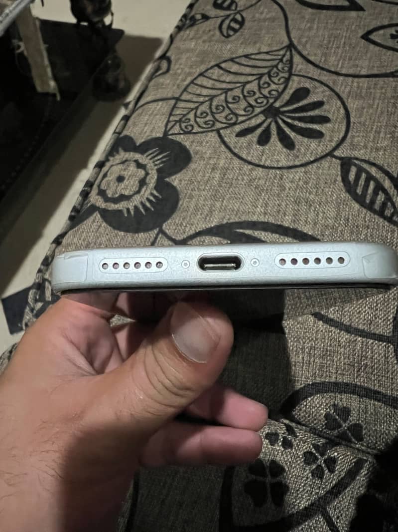 Apple iPhone 17 Pro Max 4