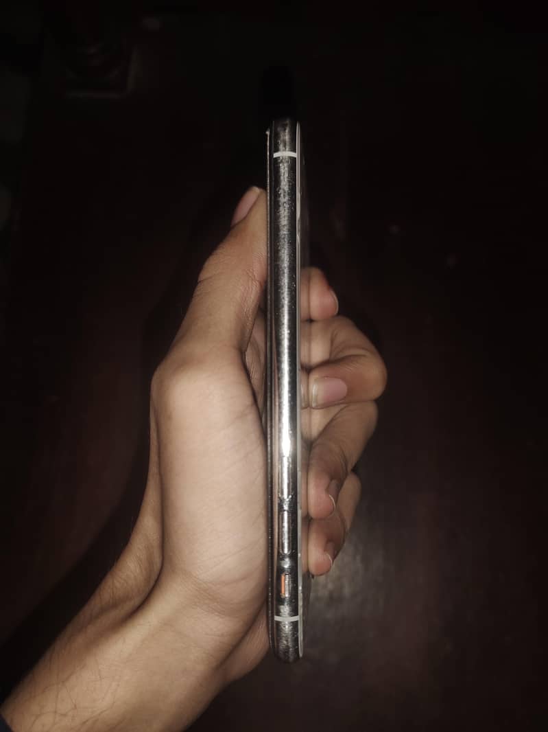 Apple iPhone X 5