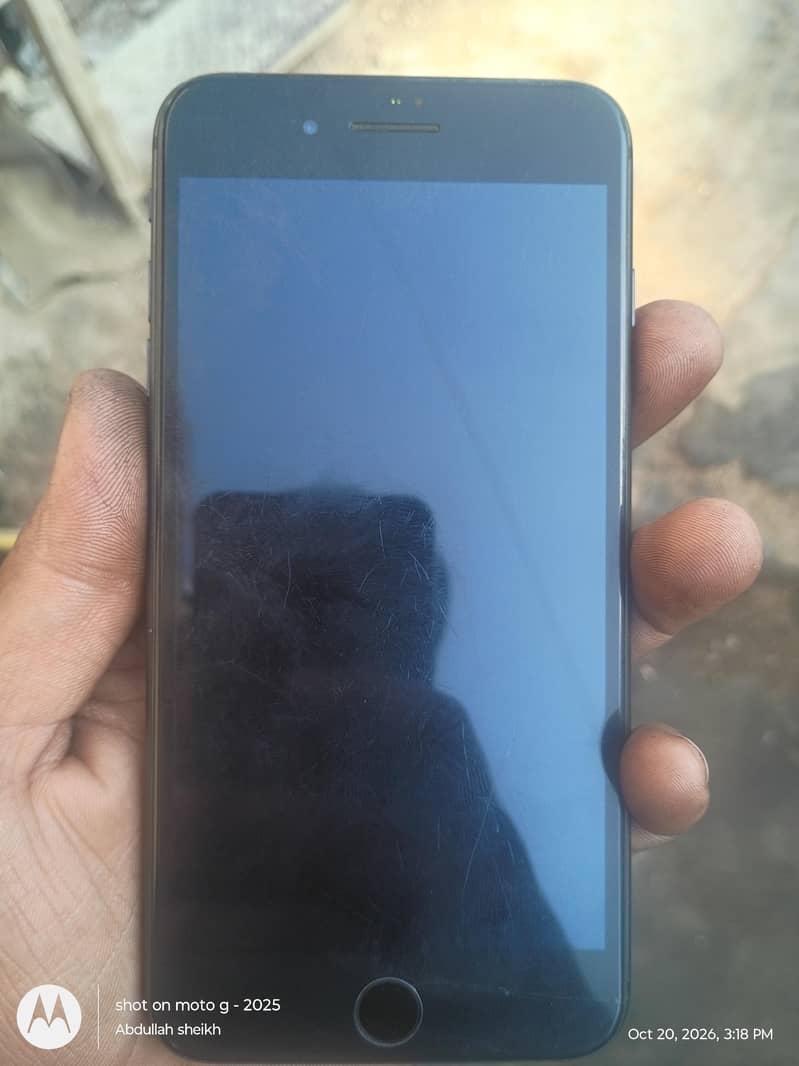 Apple iPhone 8 Plus 4