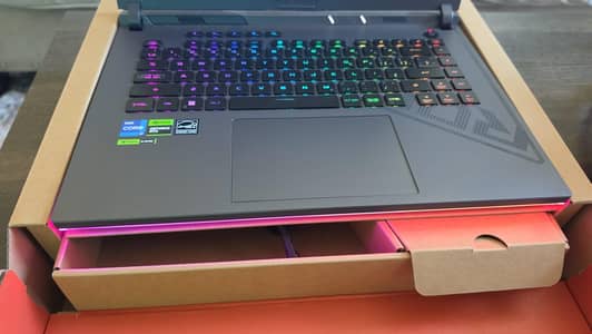ASUS ROG STRIX G16/RTX 4060 8GB/CORE I7 13650HX/FHD+ 165HZ GAMING
