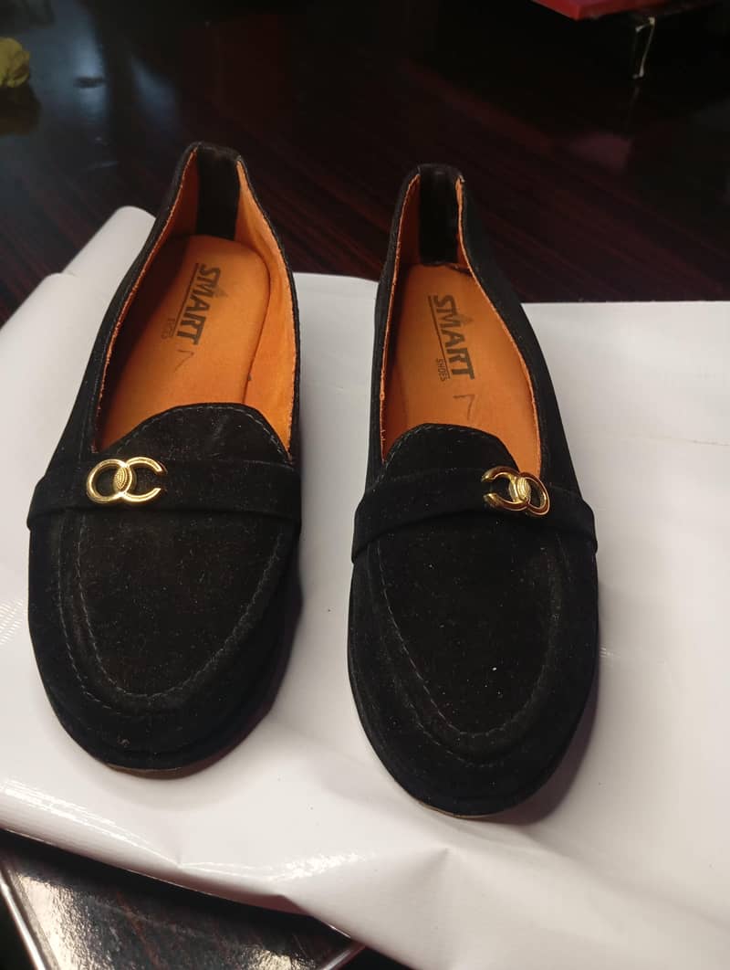Black wedge pump 0