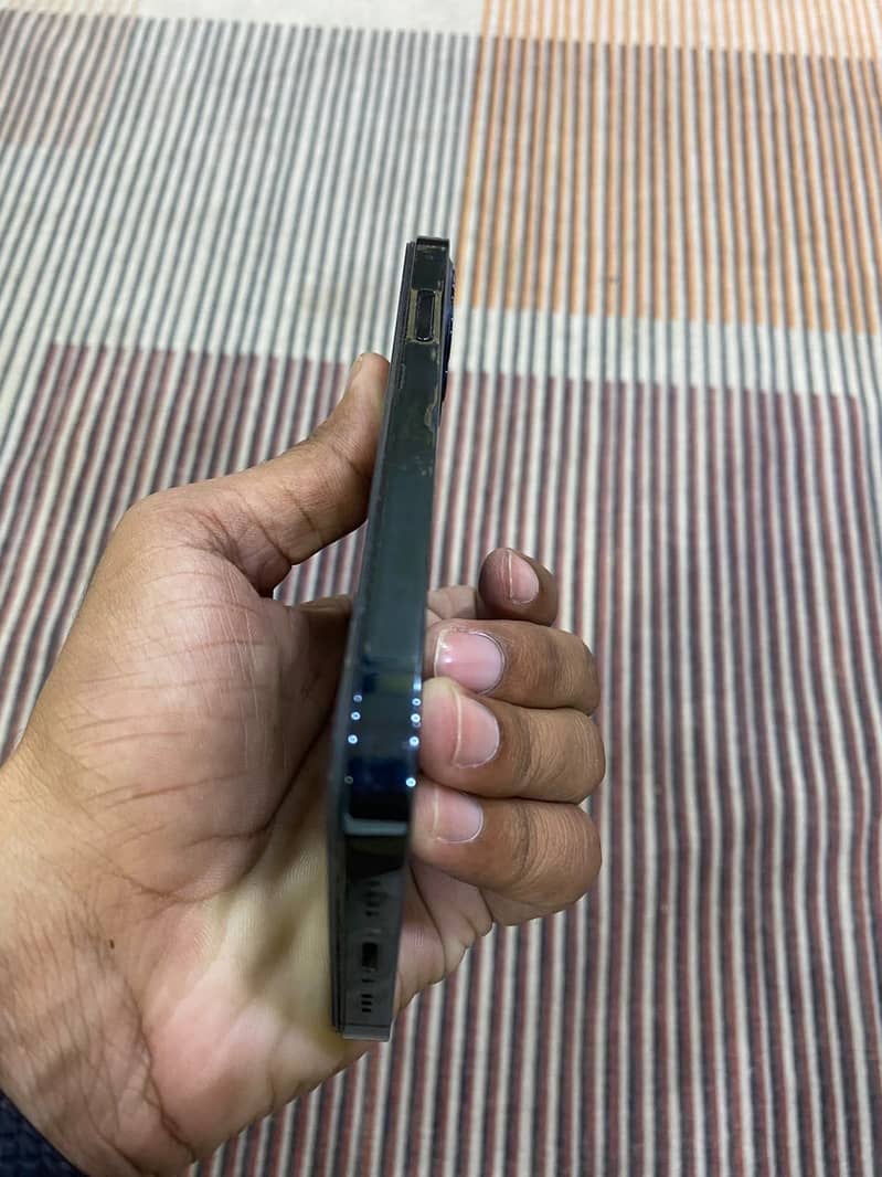 Apple iPhone 12 Pro 4