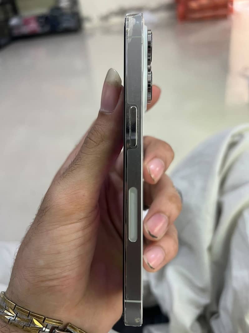 Apple iPhone 14 Pro 3