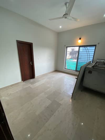 10 Marla Ground Portion For Rent