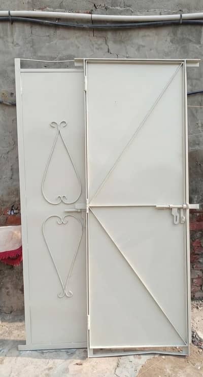 strong iron Door WITH  Chukaat ( 3.25 x 7 Feet) – Good Condition