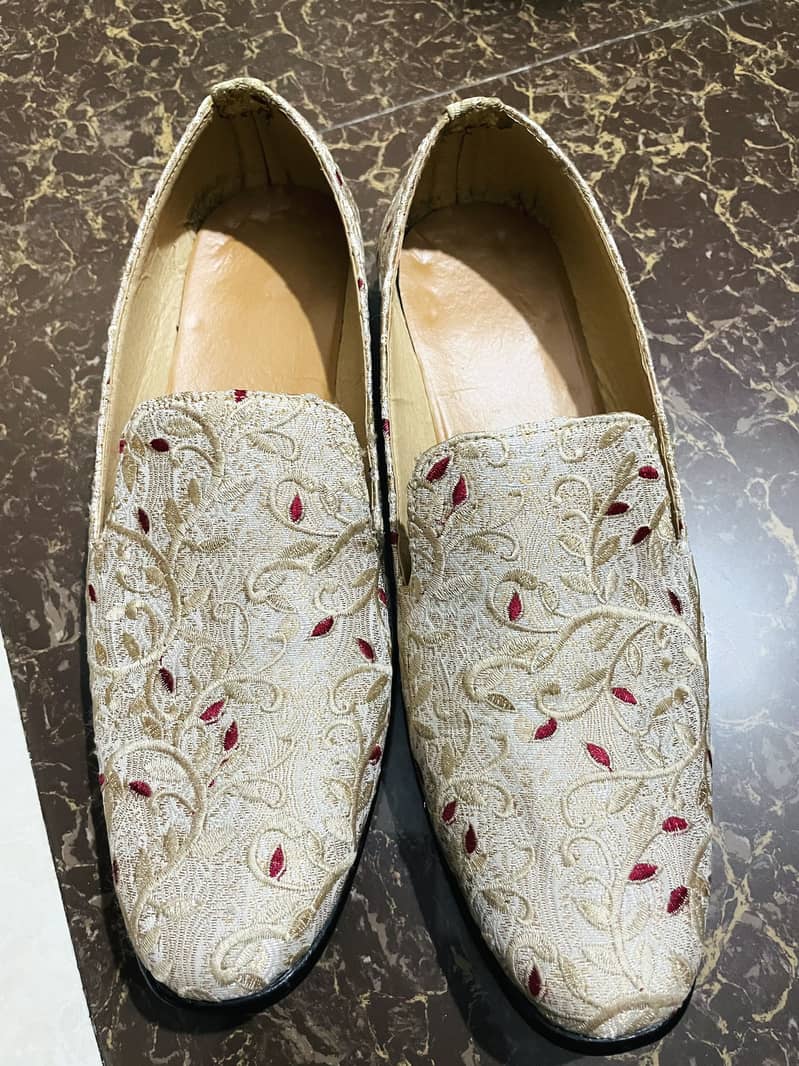 Khusa & Boot 0