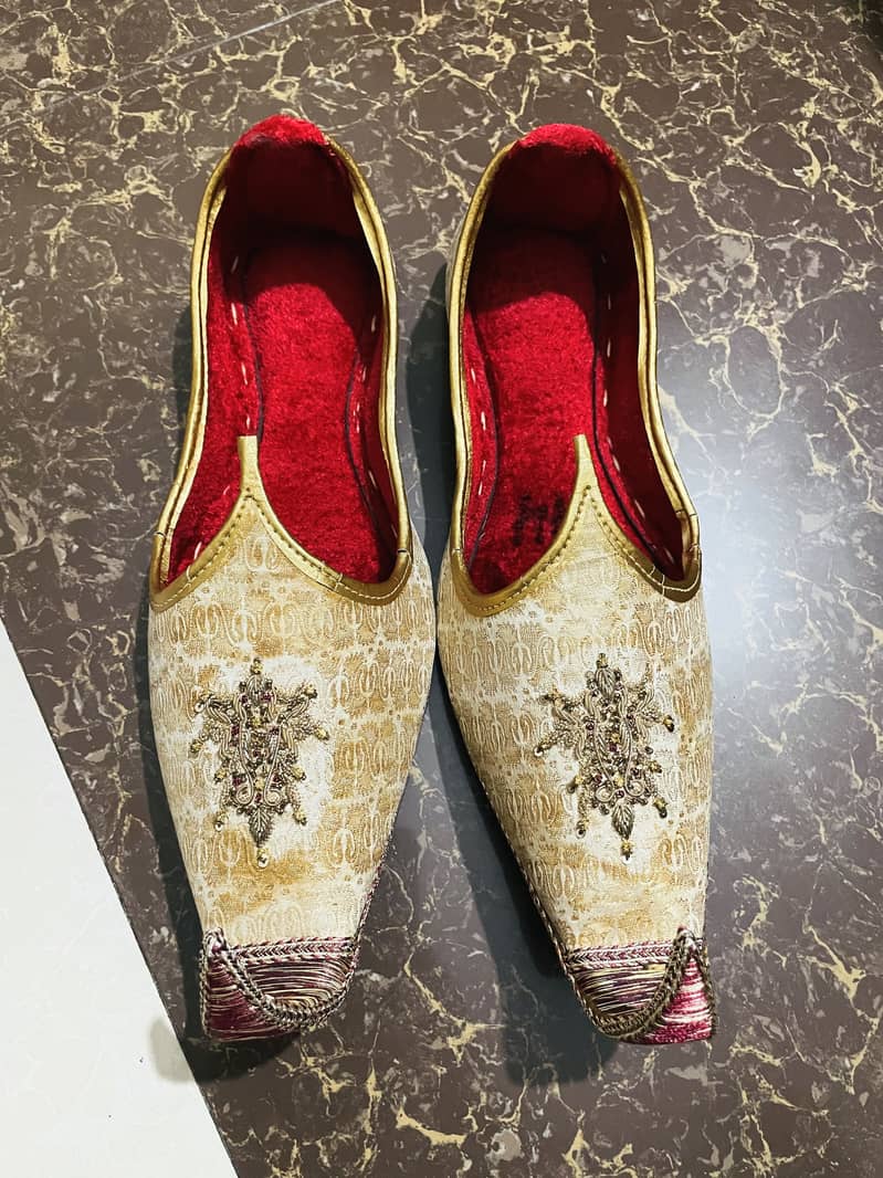 Khusa & Boot 1
