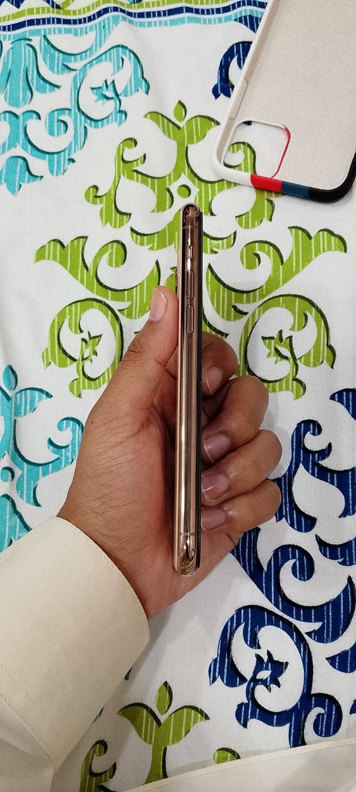 Apple iPhone 11 Pro 4