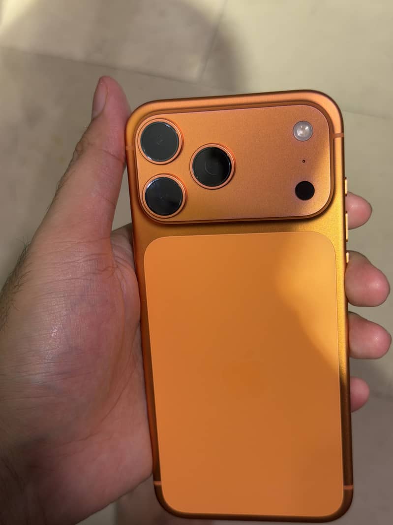 Apple iPhone 17 Pro Max 6