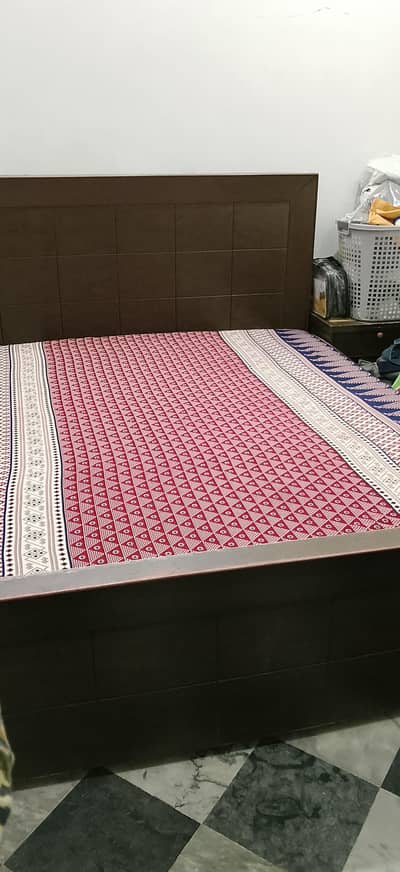 king bed with set