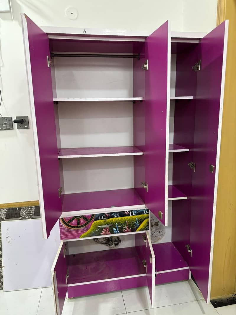wardrobe 3 door 2