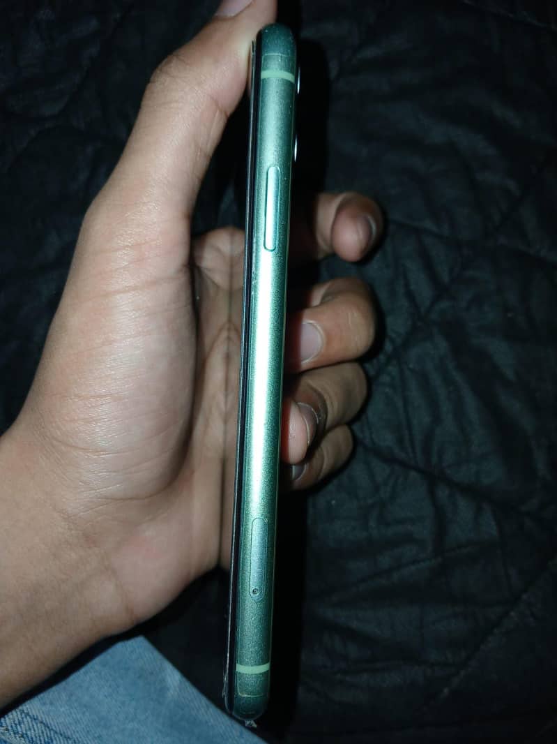 Apple iPhone 11 5