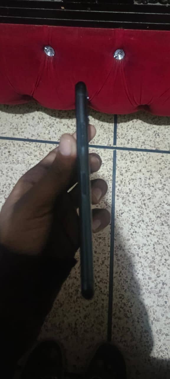 Apple iPhone 11 Pro Max 2