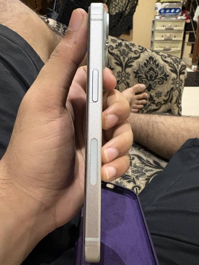 Apple iPhone 15 2
