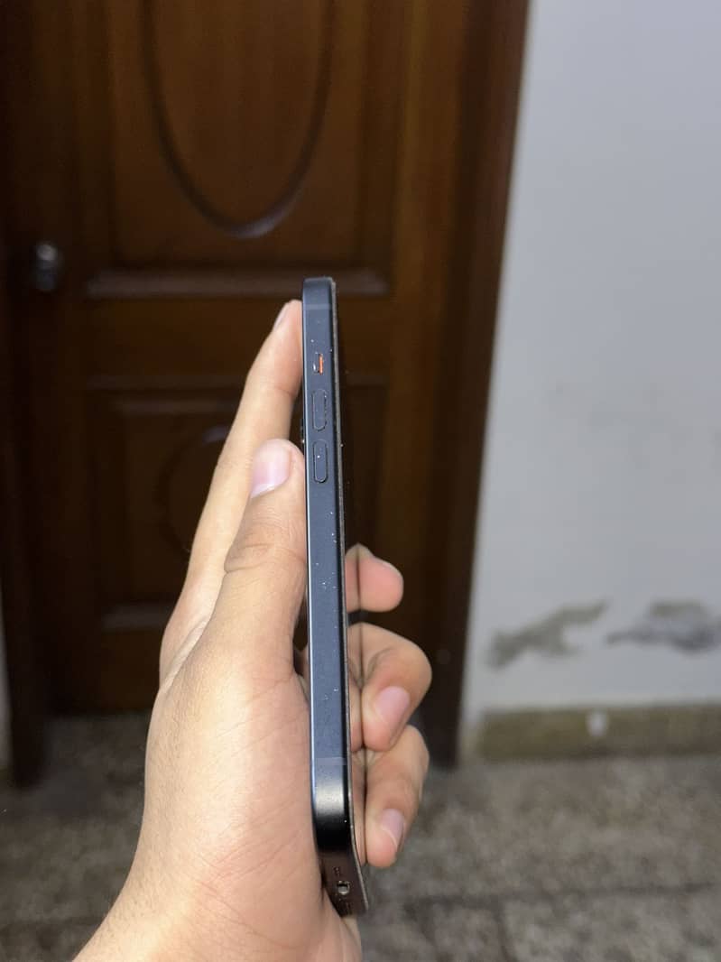 Apple iPhone 15 3