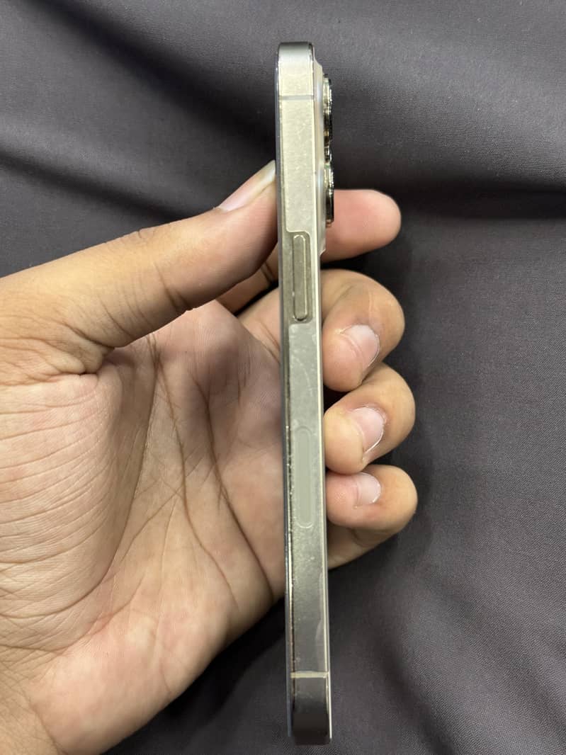 Apple iPhone 13 Pro 2