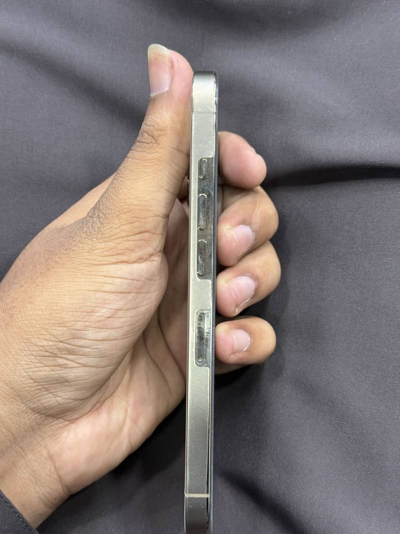 Apple iPhone 13 Pro 4