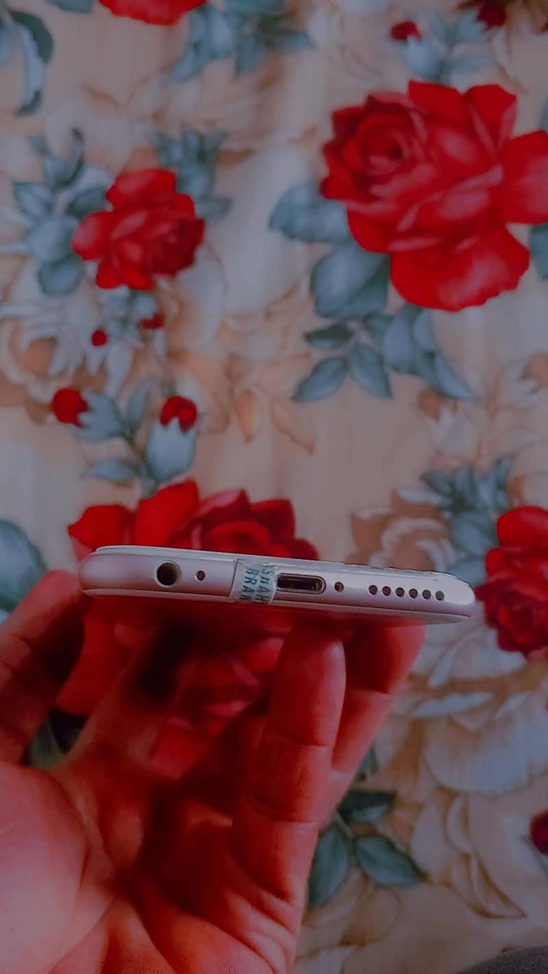 Apple iPhone 6S 5