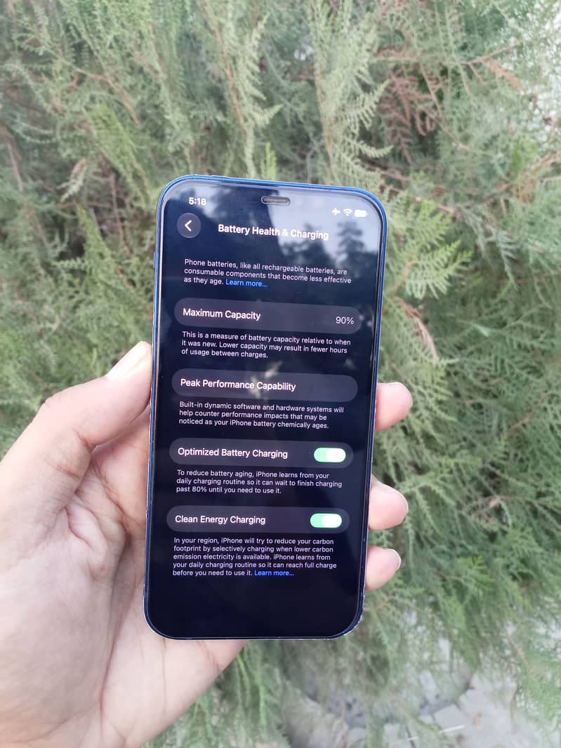 Apple iPhone 12 4