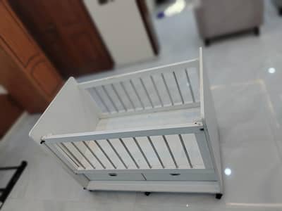Baby Cart/baby cot / Baby Crib with Wheels & Storage Drawers - Lahore