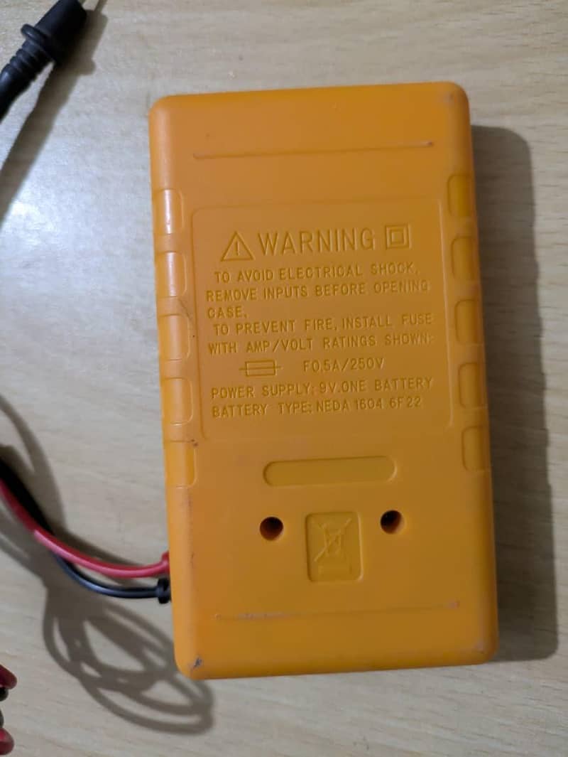 DT-830B Digital Multimeter 1