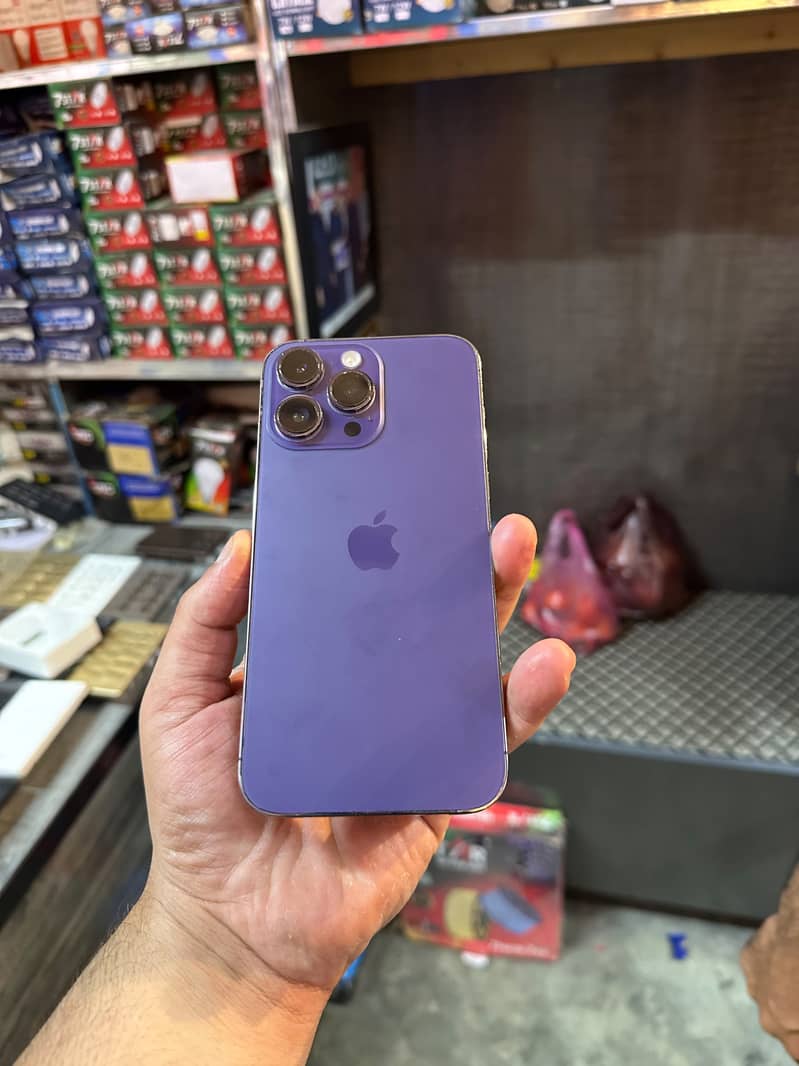Apple iPhone 14 Pro Max 1