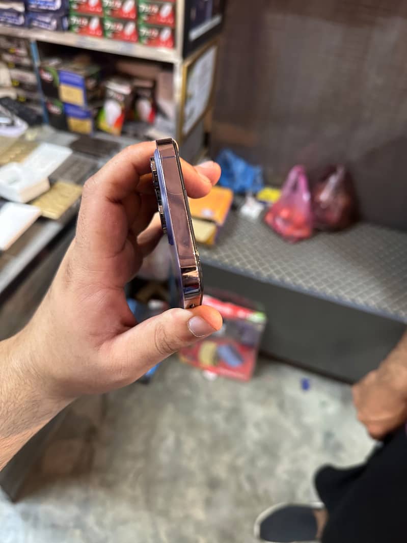 Apple iPhone 14 Pro Max 4