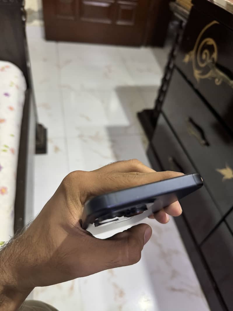 Apple iPhone 15 Pro Max JV 2